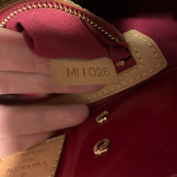 Authentic Louis Vuitton - Picture 10 of 12